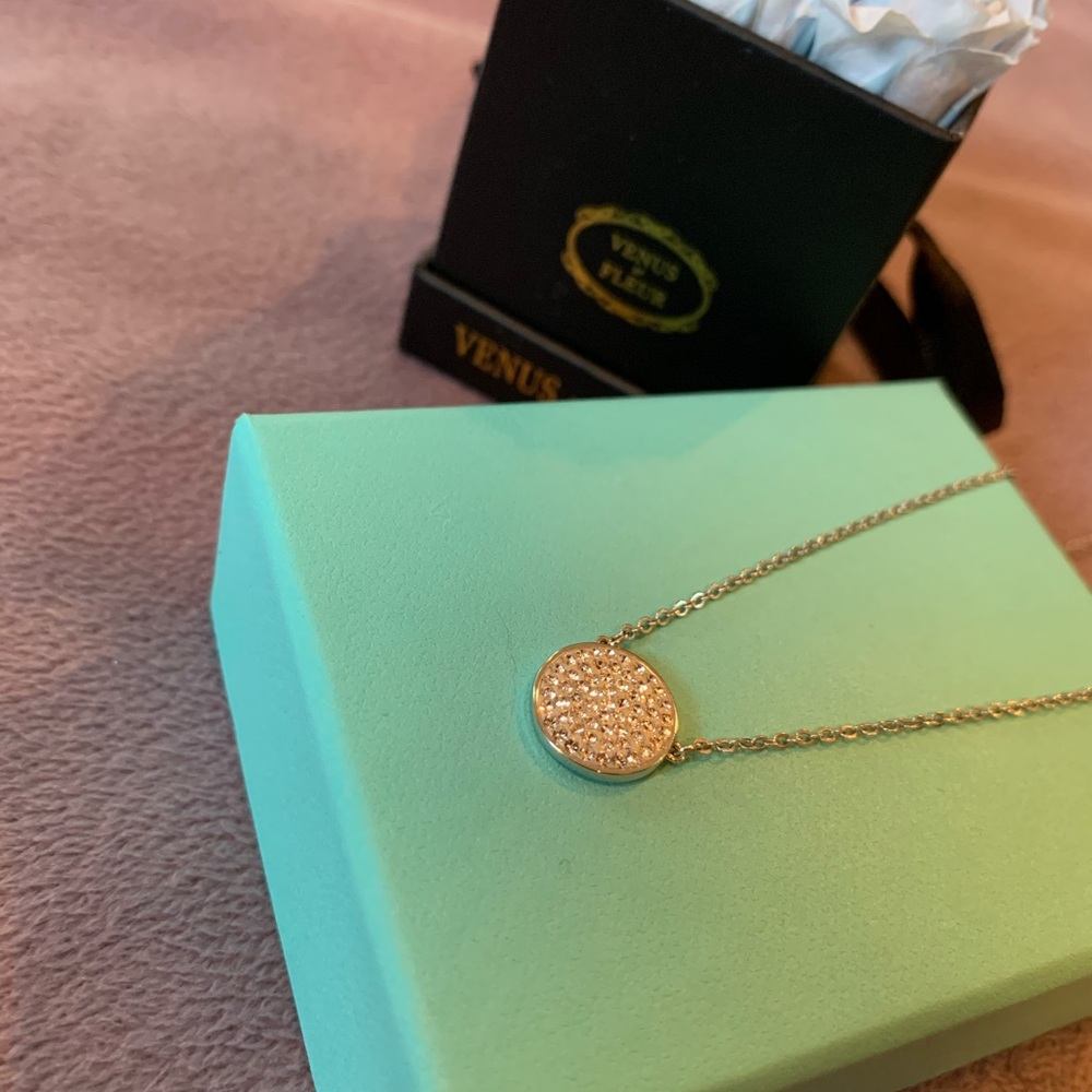 ~SWAROVSKI NECKLACE~
